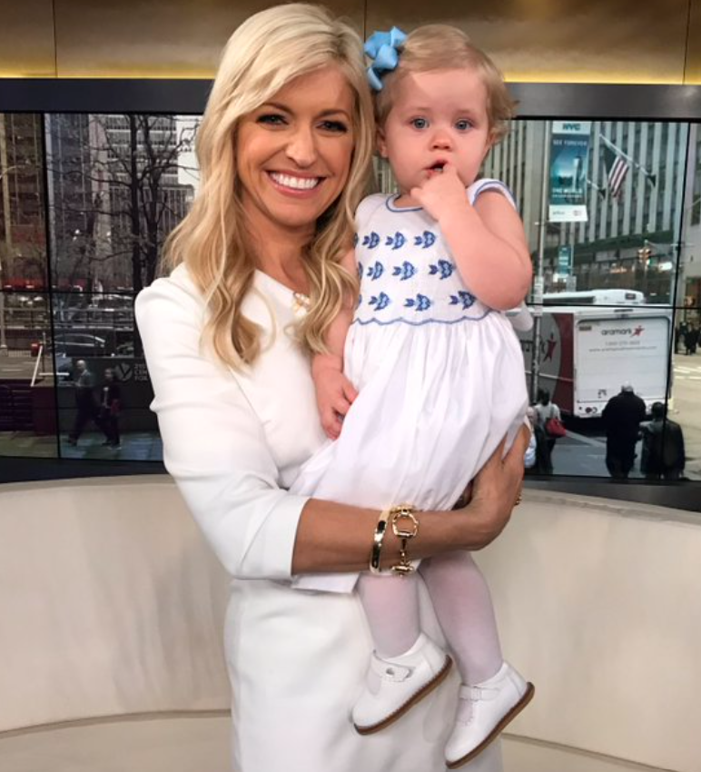 Ainsley Earhardt Height & Weight